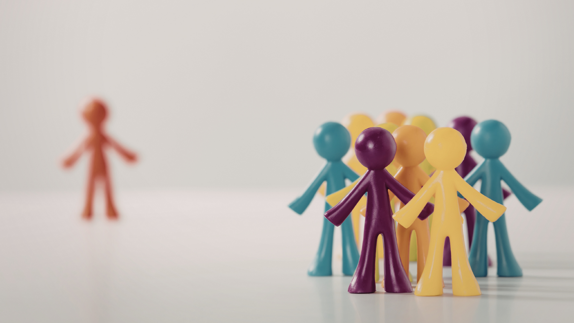 Diagram illustrating Social Learning Theory, showing individuals observing, imitating, and modeling behaviors within a social environment for learning.